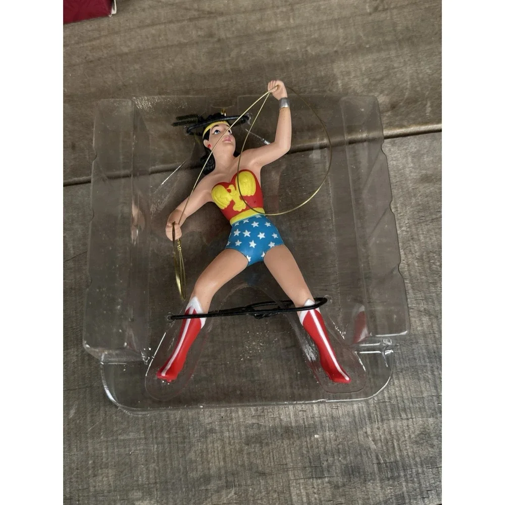 Vintage 1996 Hallmark Keepsake Christmas Ornament‎ Wonder Woman 